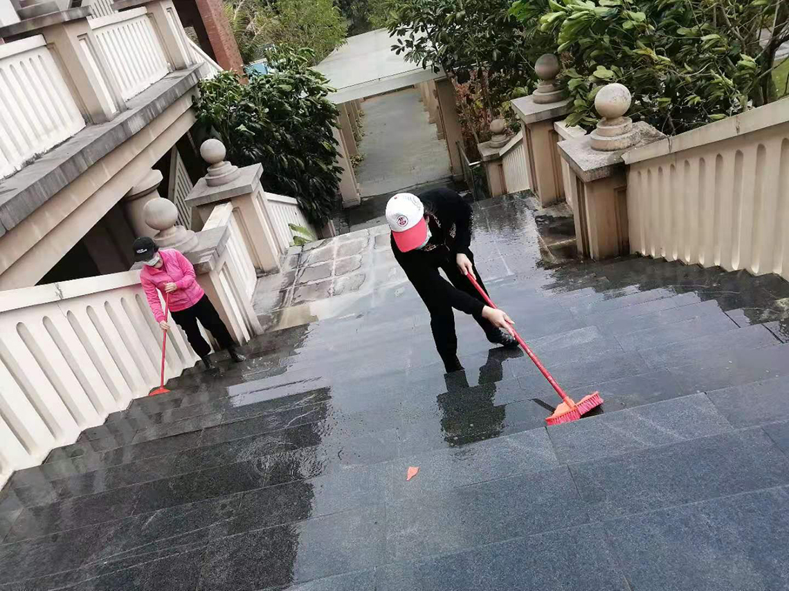楼梯清洁.jpg